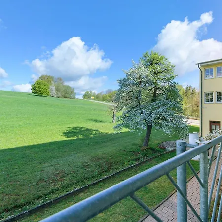 Mit Gartenblick K1 105 Spalt